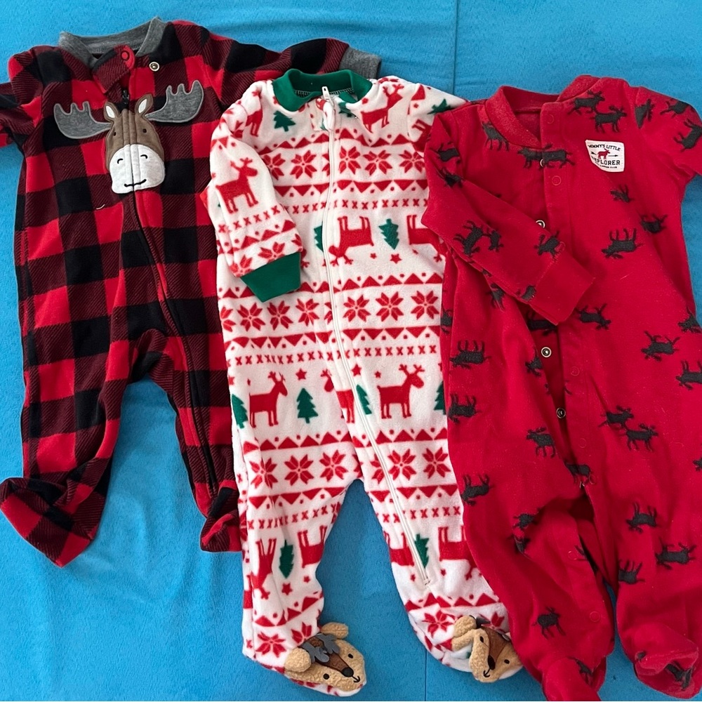 3 fleece footies.